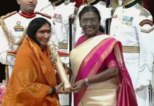 बाबरी मस्जिद मामले में मुख्य आरोपी रही, साध्वी ऋतंभरा को दिया गया पद्मभूषण, लोगों ने उठाए सवाल